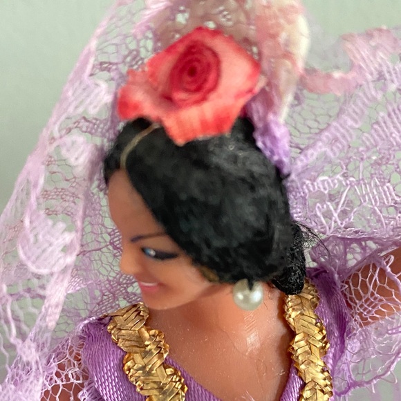 Lavish Lavender Flamenco Dancer Figurine - Picture 6 of 8